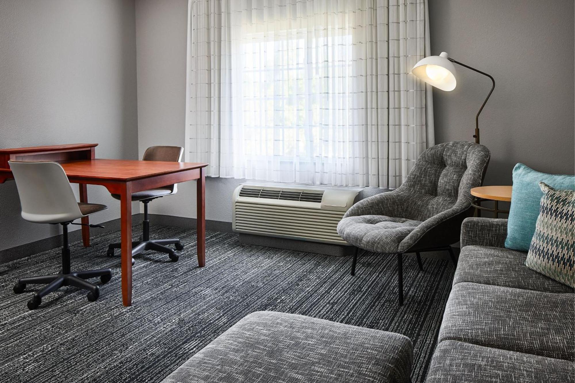 Towneplace Suites By Marriott Colorado Springs South Екстер'єр фото